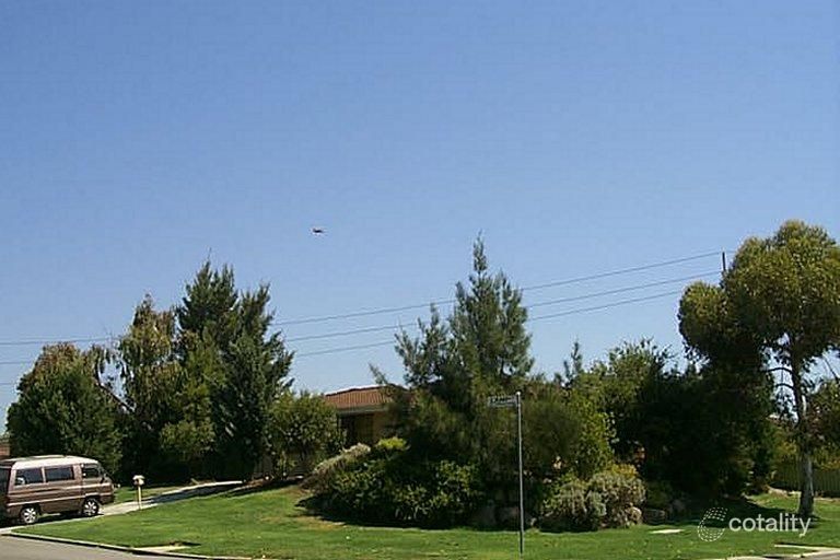 13 Lombard St, Leeming, WA 6149