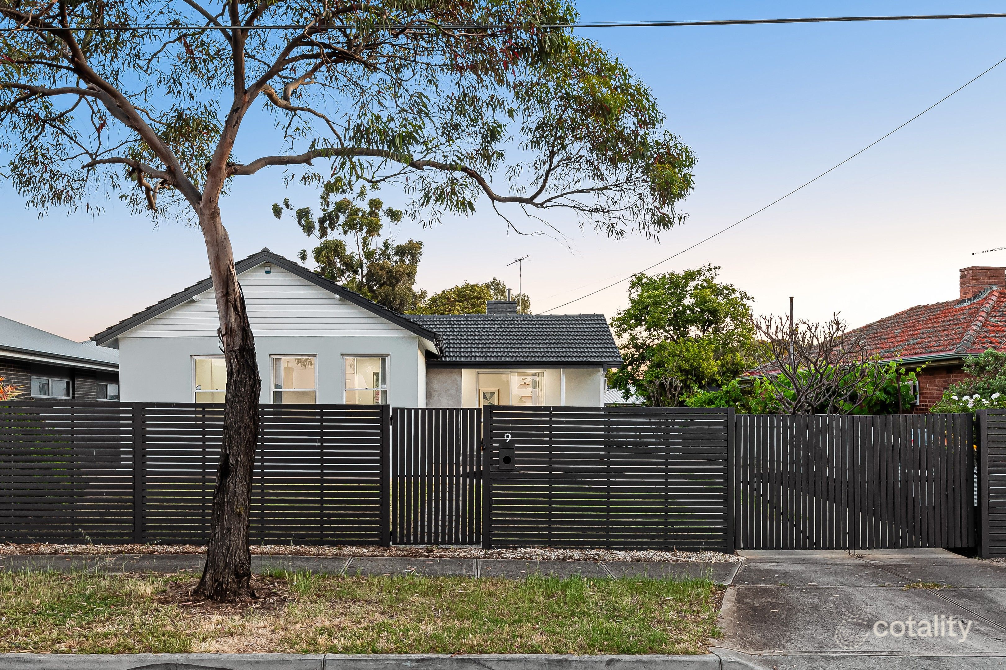 9 Selkirk Ave, Clearview, SA 5085