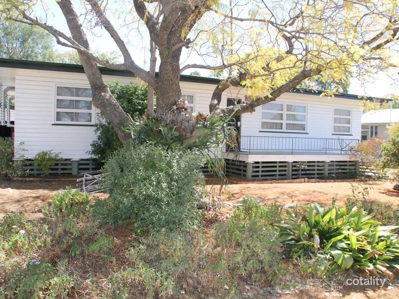 15 Lola Ave, Millmerran, QLD 4357