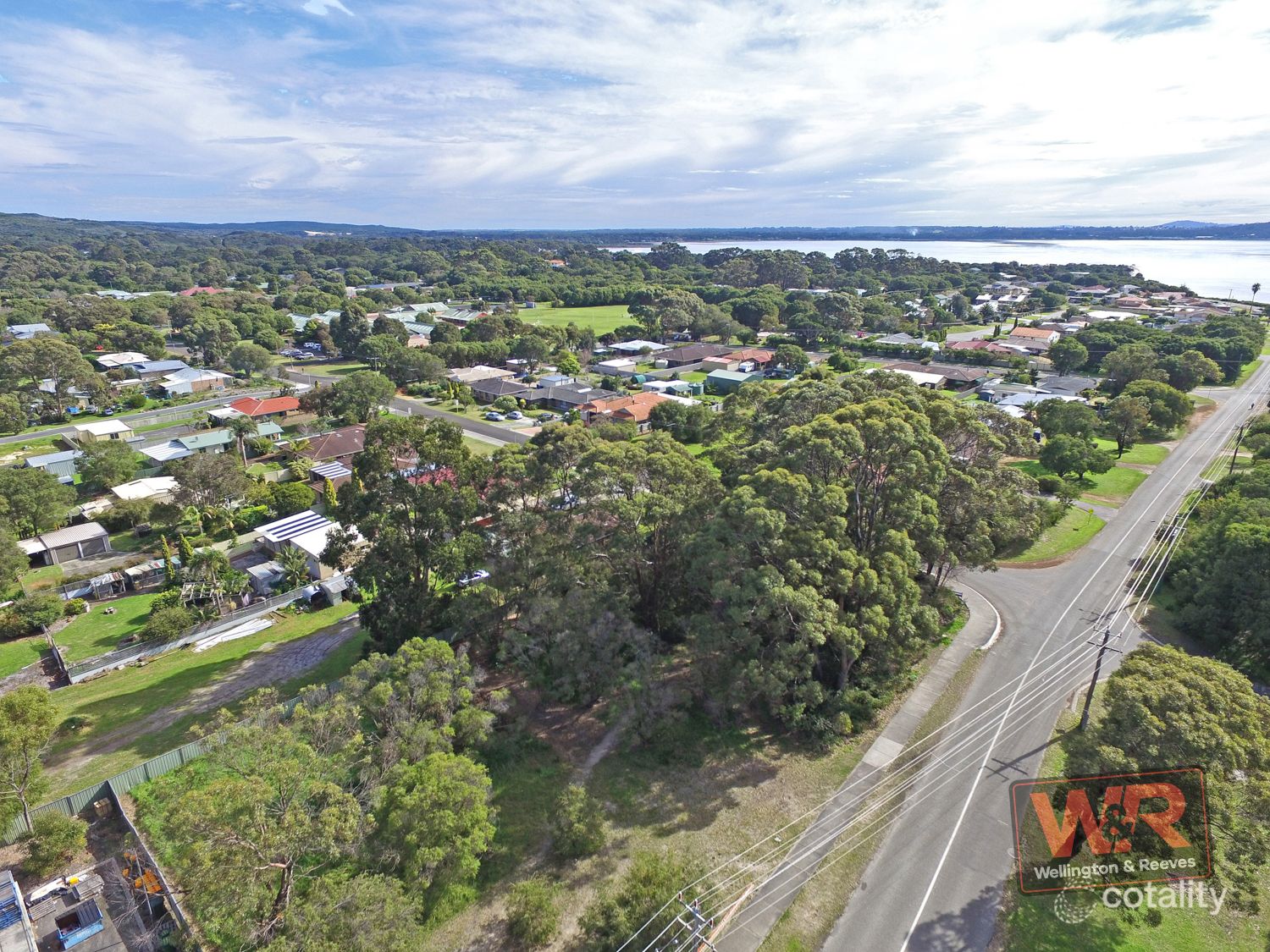 202 Bay View Dr, Little Grove, WA 6330