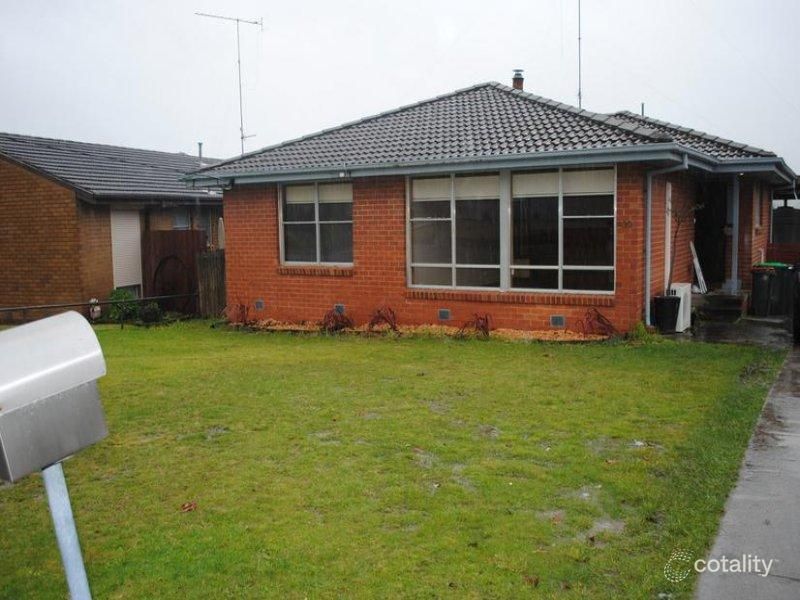 30 Dunbar Gr, Churchill, VIC 3842