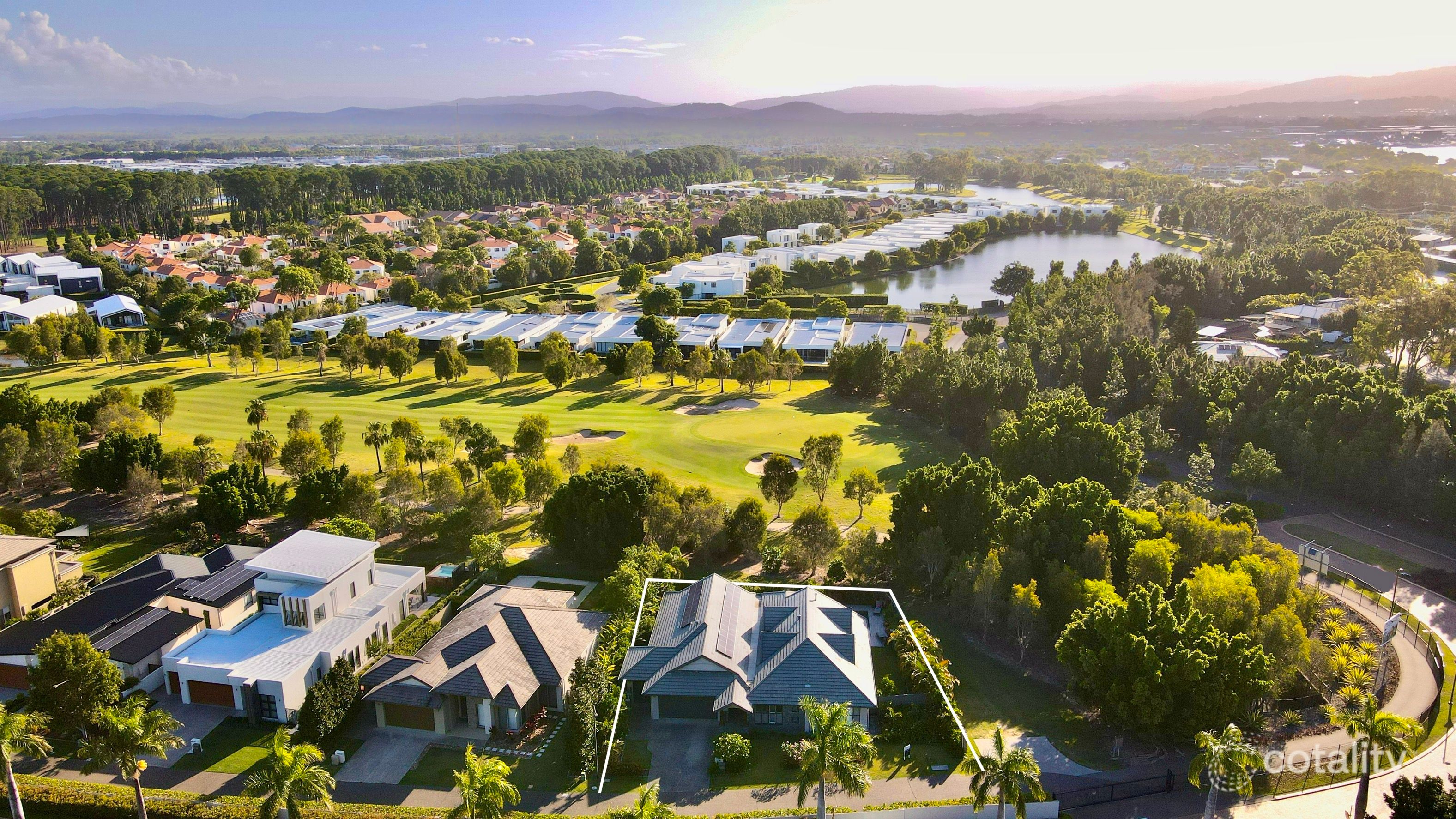 2308 Vardon Lane, Hope Island, QLD 4212