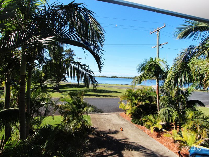 2 River St, Harrington, NSW 2427