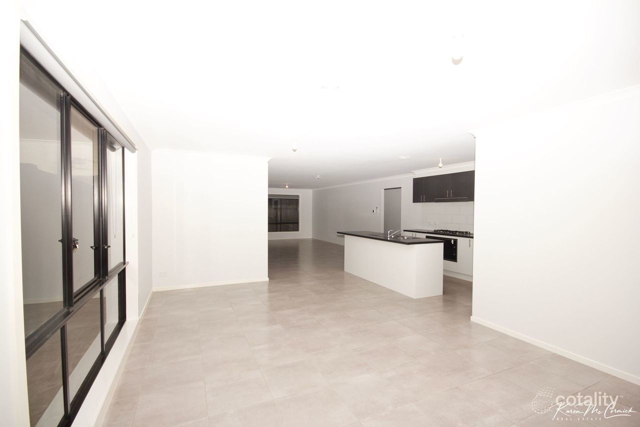 14 Eastern Barred Cct, Longwarry, VIC 3816