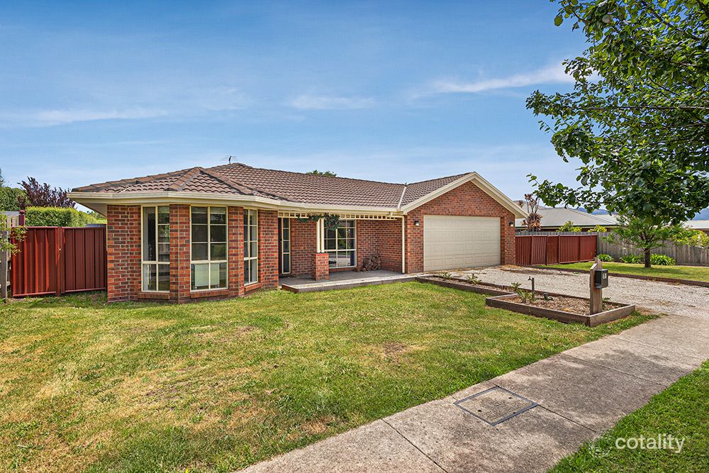 25 Dalray Cres, New Gisborne, VIC 3438