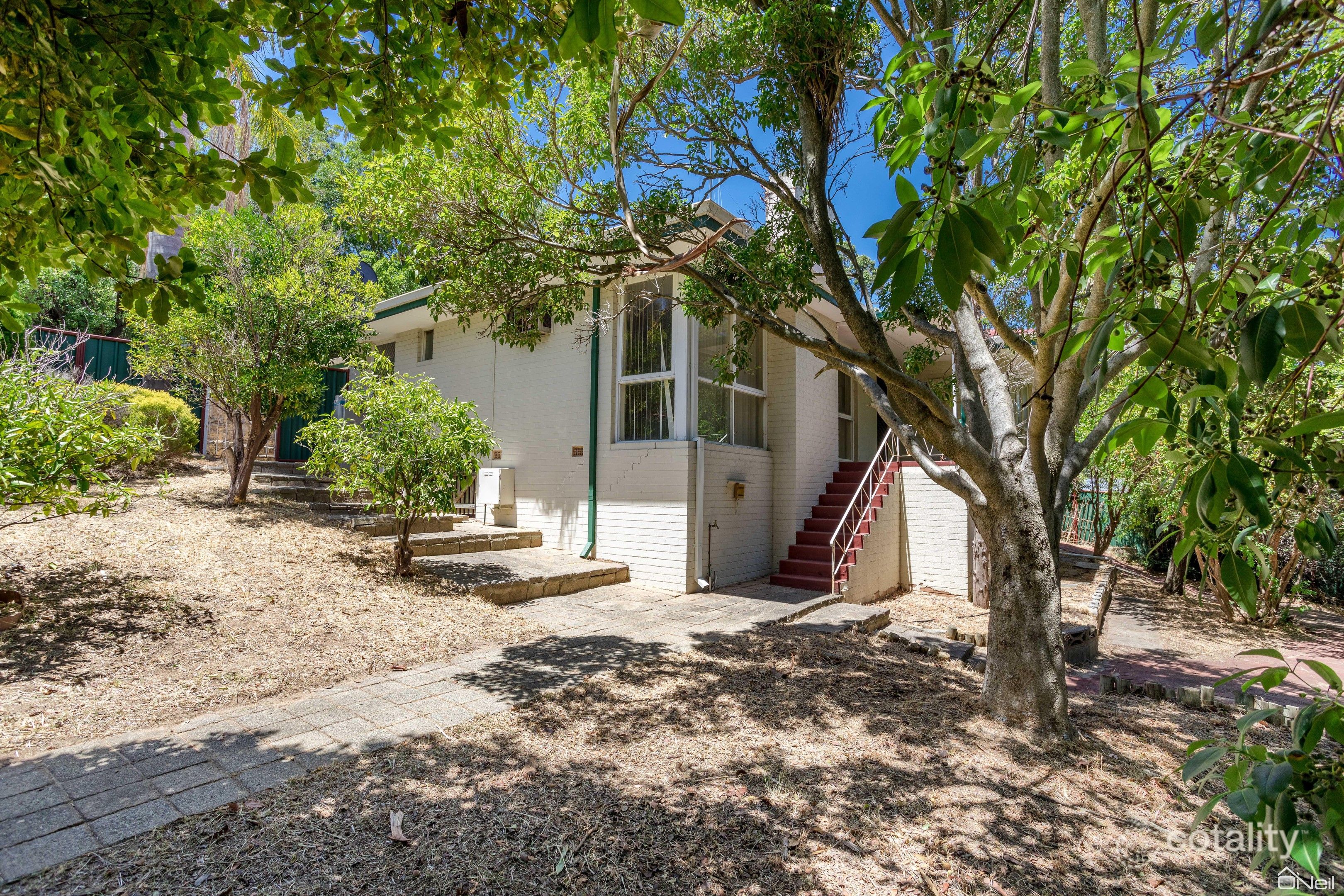 1a Derry Ave, Mount Nasura, WA 6112