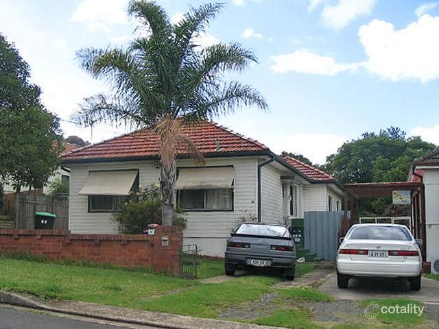 37 Gosling St, Greenacre, NSW 2190