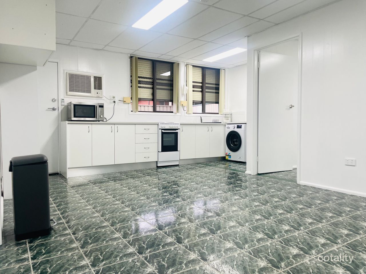 42 Palmerston Rd, Fairfield West, NSW 2165