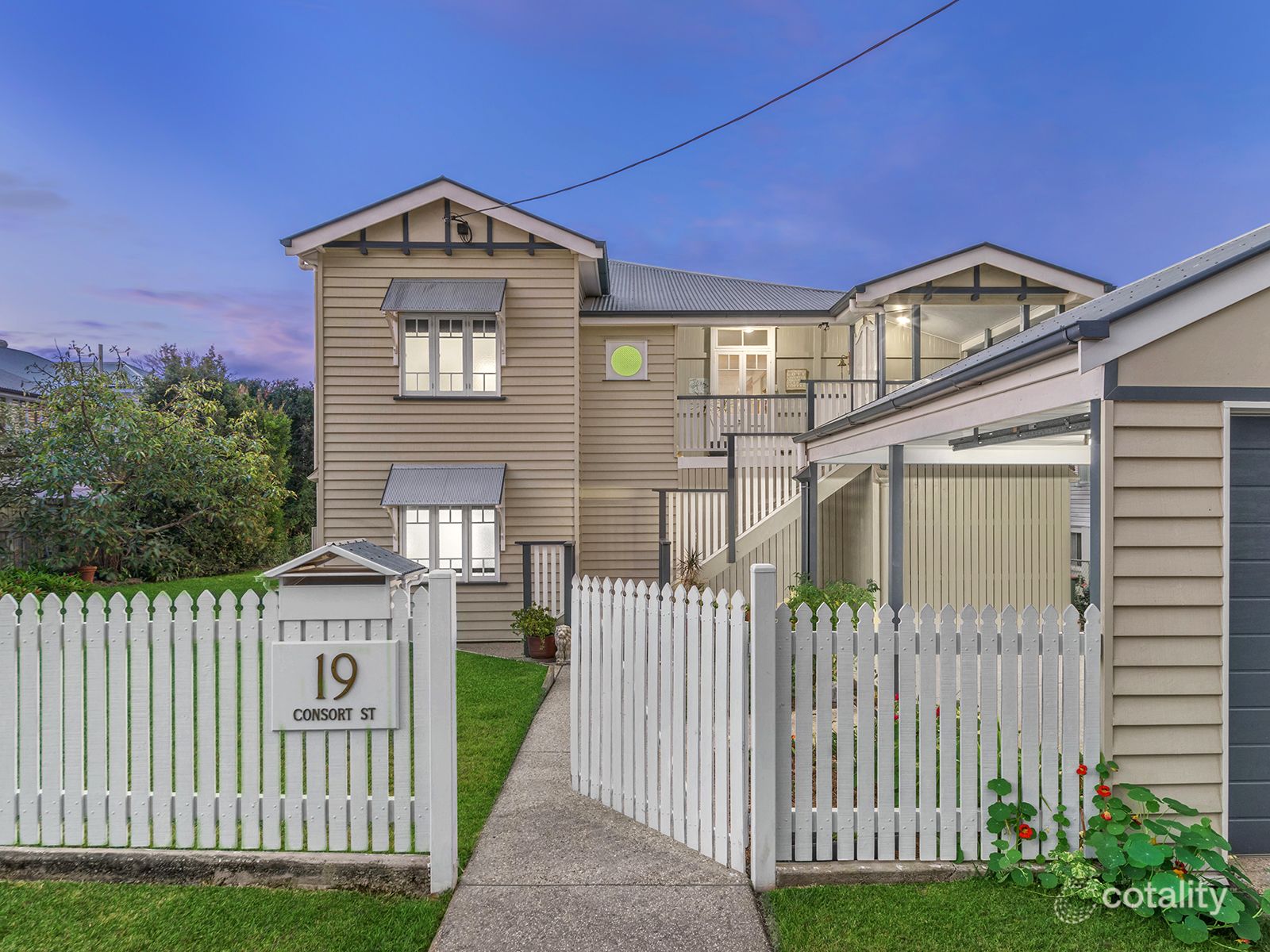 19 Consort St, Corinda, QLD 4075