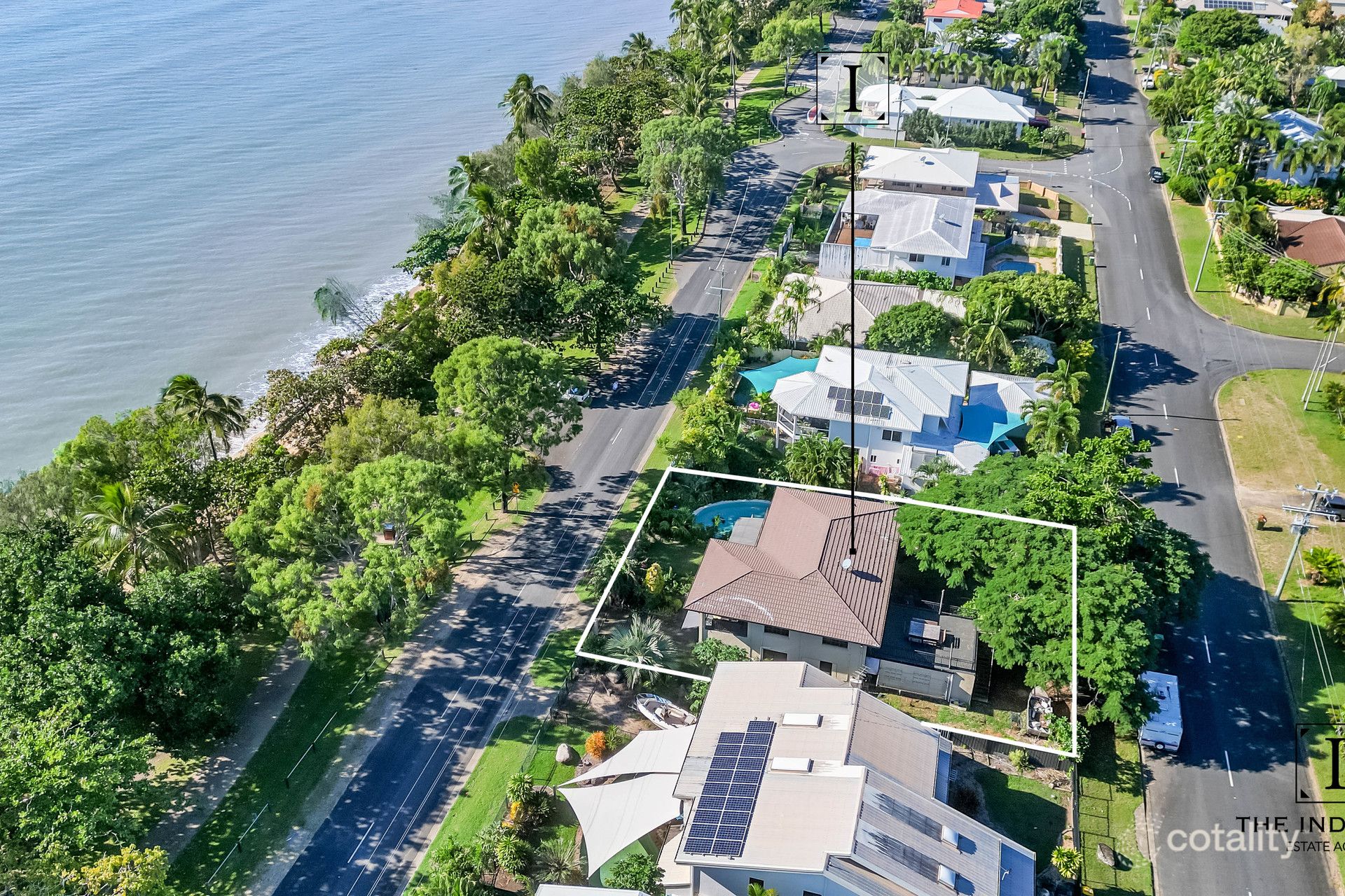 29-31 Casuarina St, Holloways Beach, QLD 4878