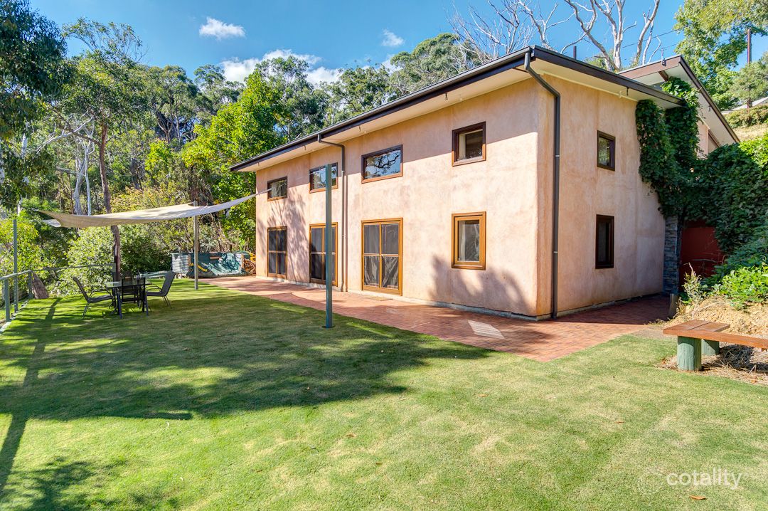 12 Heath Rd, Crafers West, SA 5152