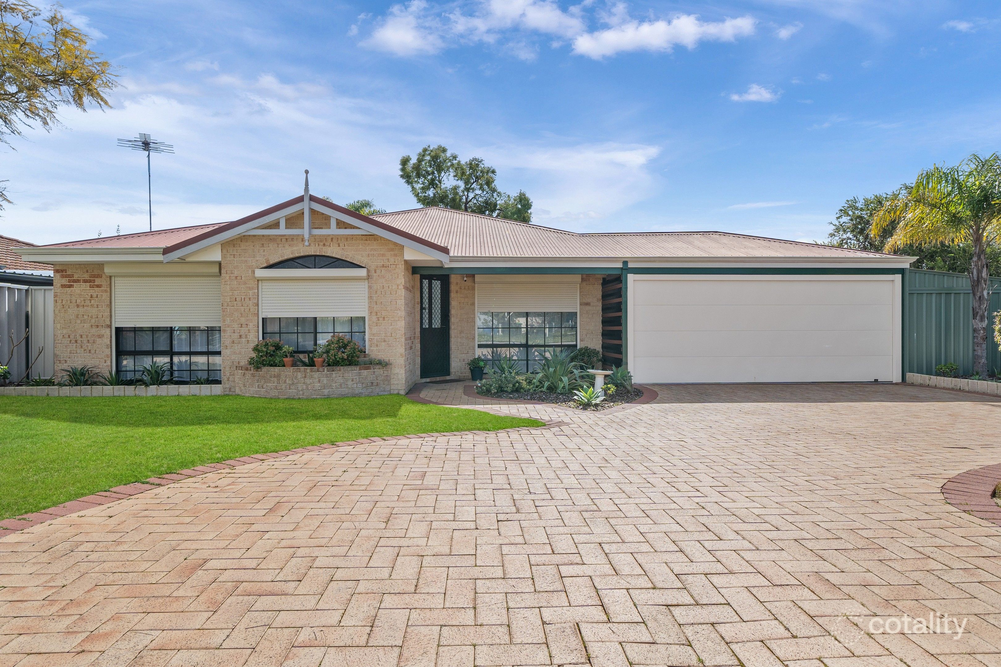 2 Mangrove Cct, Banksia Grove, WA 6031