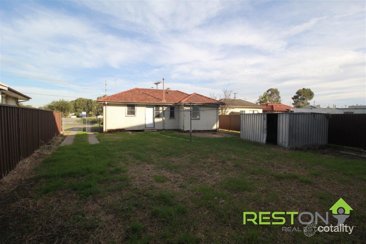 209 Hoxton Park Rd, Cartwright, NSW 2168