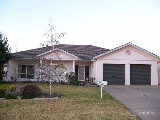 19 Lansdowne Ave, Lake Albert, NSW 2650