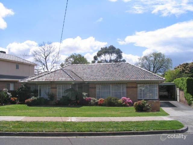 4 Lebanon St, Strathmore, VIC 3041