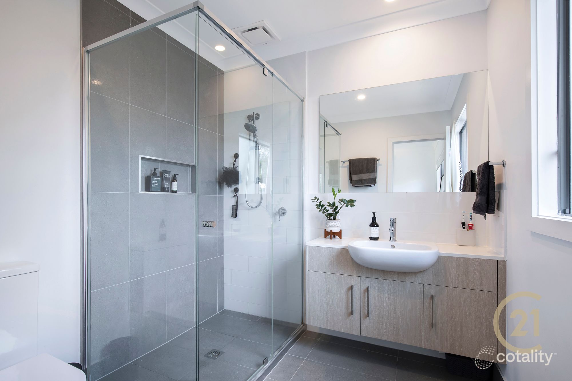 25 Kite St, The Gap, QLD 4061