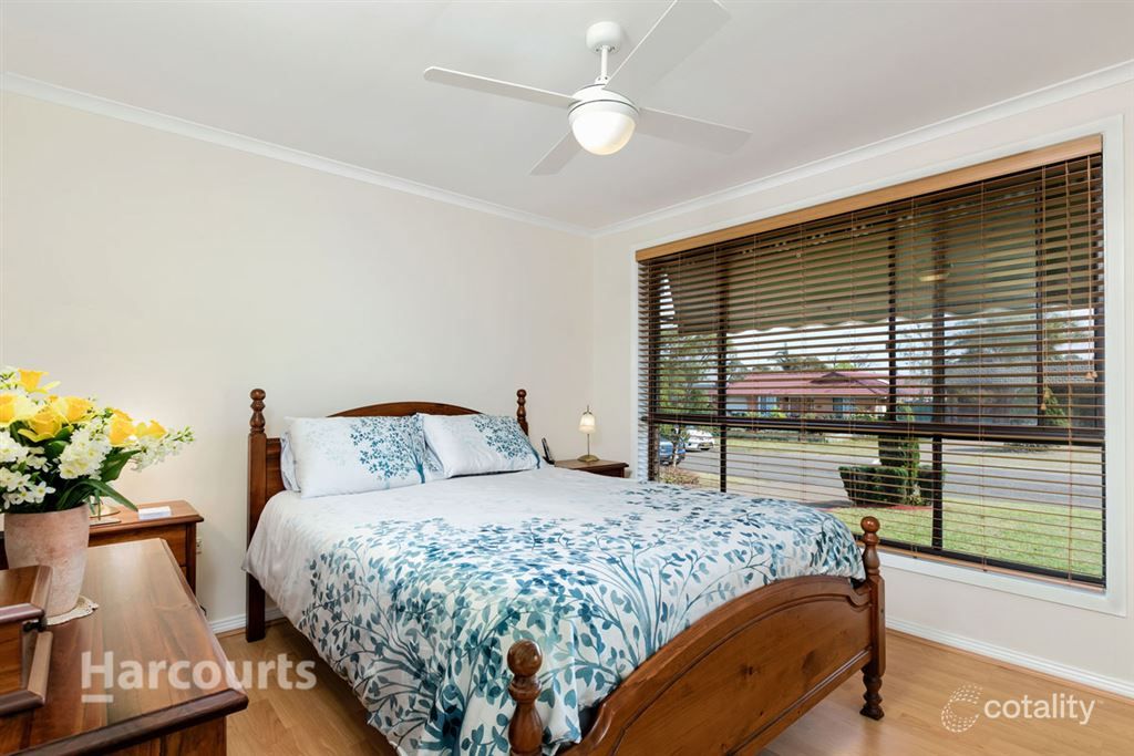 13 Trout Pl, St Clair, NSW 2759