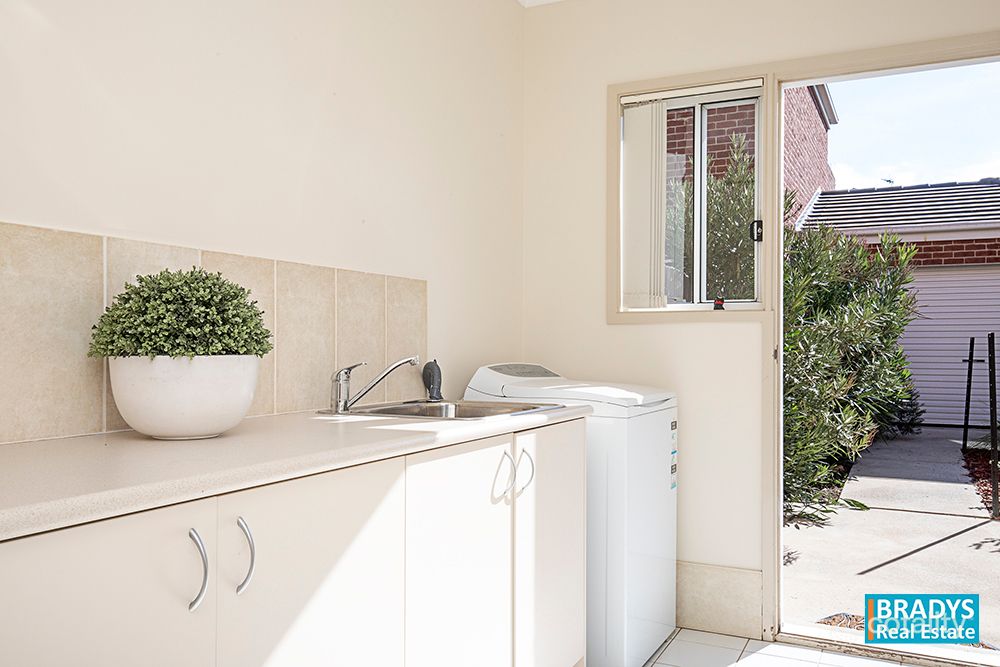 64 Mapleton Ave, Harrison, ACT 2914