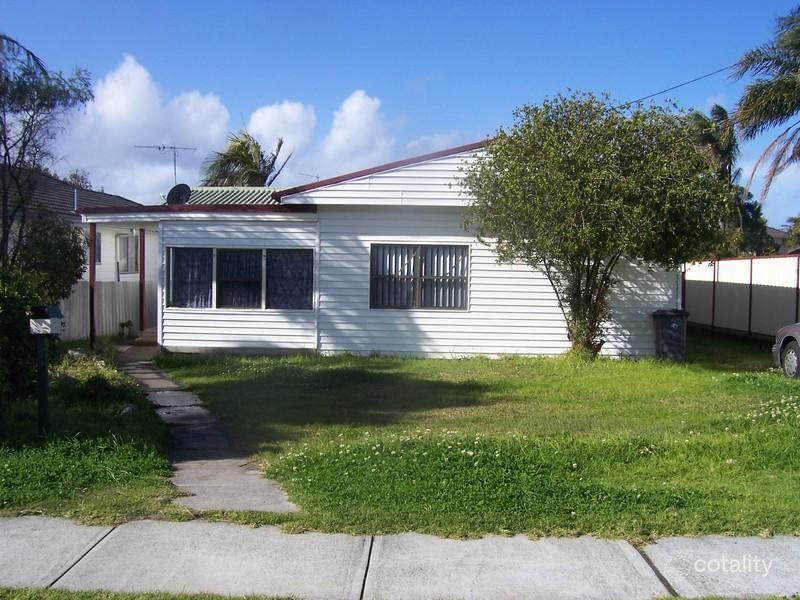 79 Caves Beach Rd, Caves Beach, NSW 2281