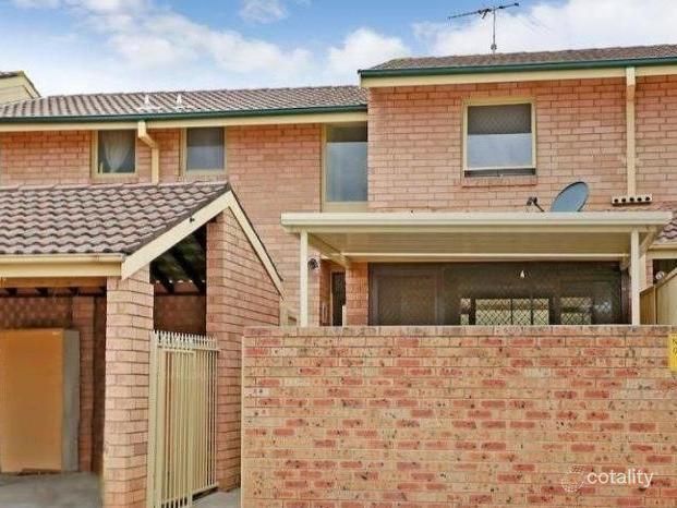 16/42 Woodhouse Dr, Ambarvale, NSW 2560