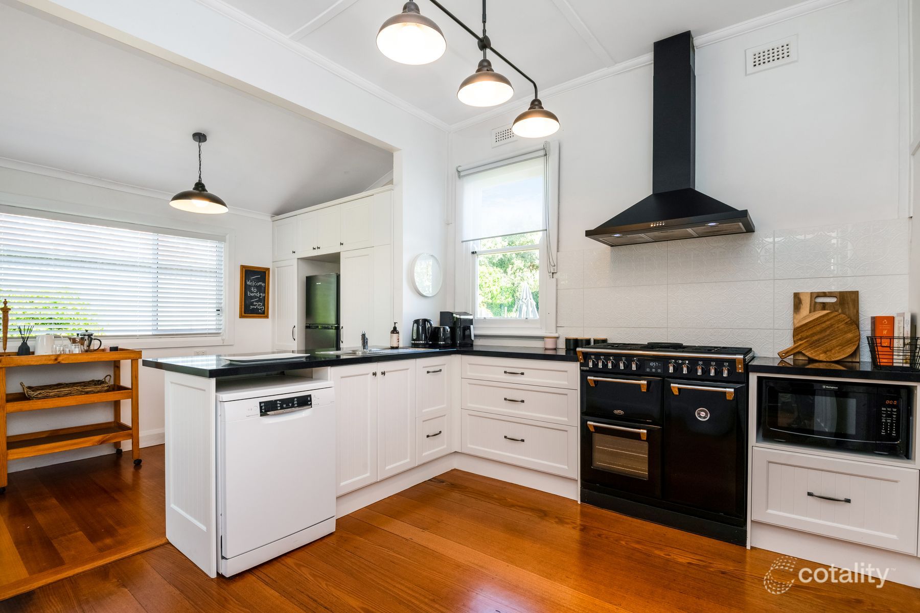 11 Pyke St, Quarry Hill, VIC 3550