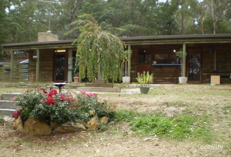 35 Halpern Rd, Woodend, VIC 3442