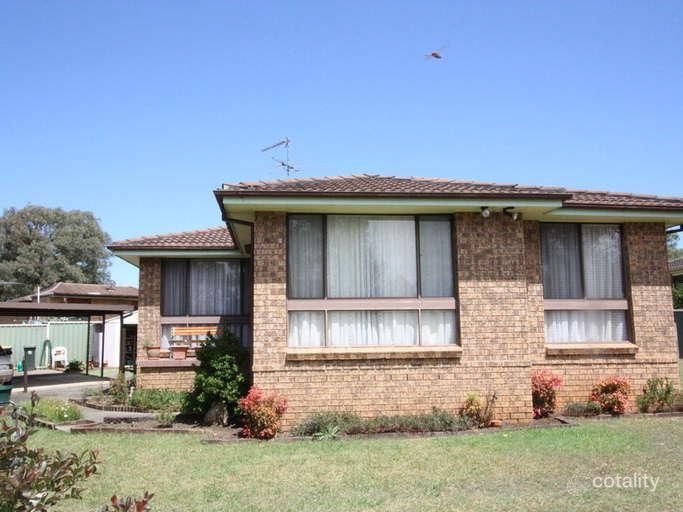17 Chardonnay Ave, Eschol Park, NSW 2558