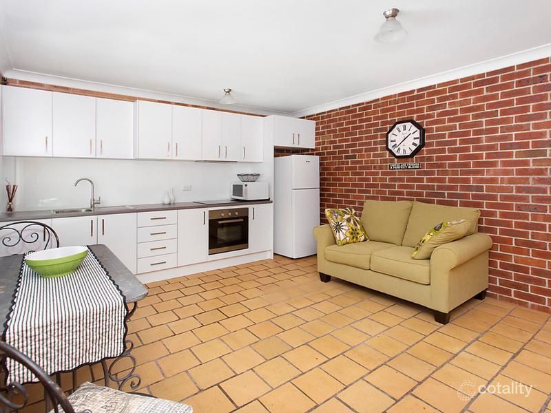 2/21 Monteith St, Cringila, NSW 2502