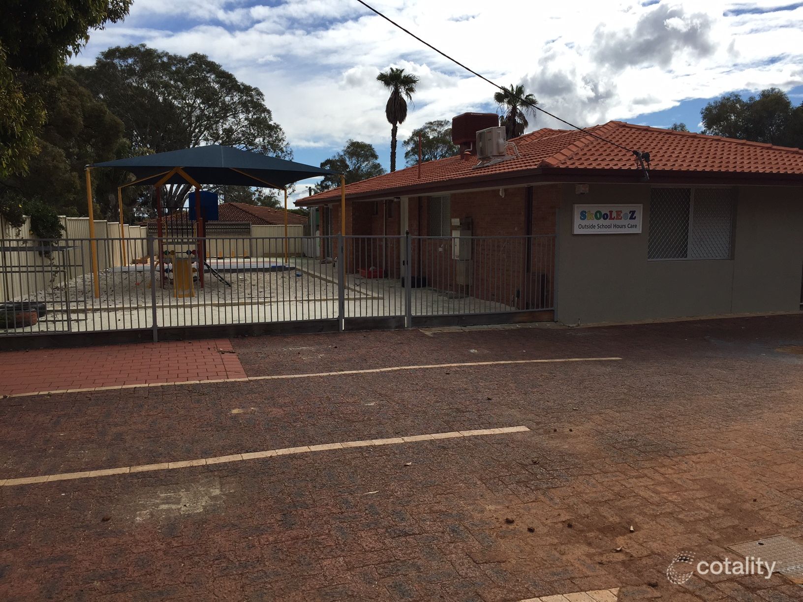 24 Moira Ave, Forrestfield, WA 6058