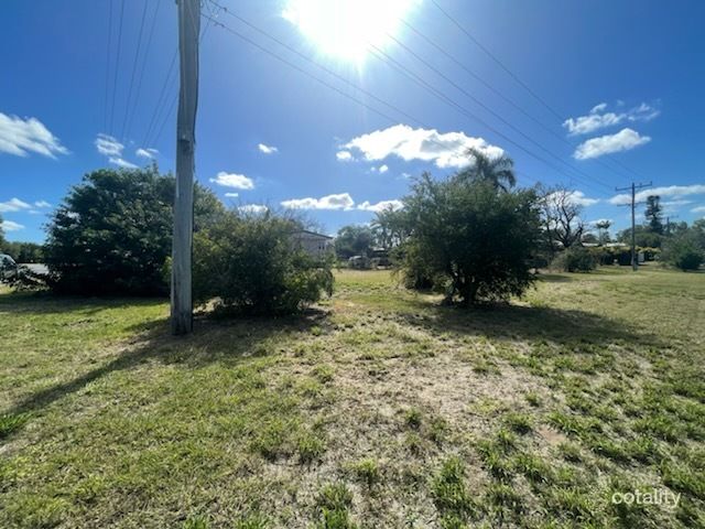 2 Davey St, Moura, QLD 4718