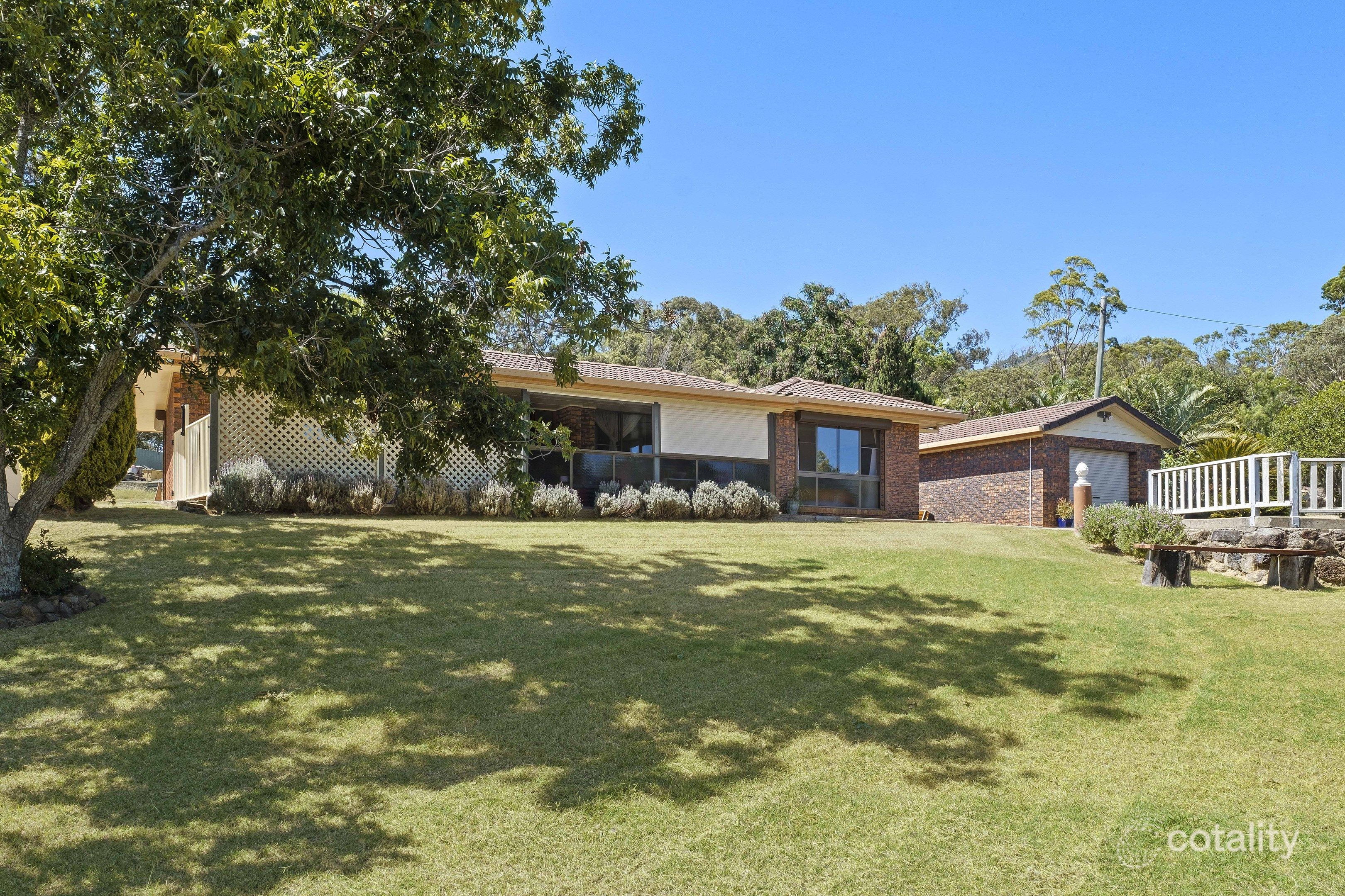 8 Cameron Cres, Glenvale, QLD 4350