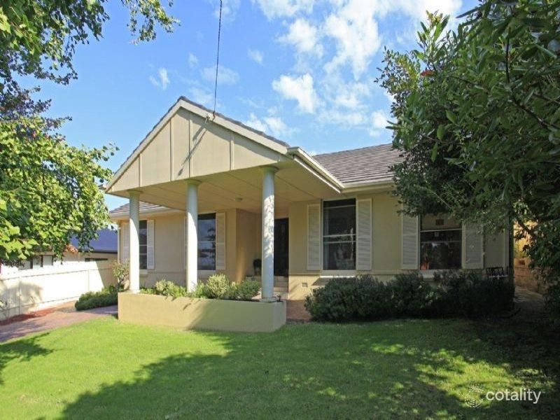 261 Desmond St, Lavington, NSW 2641