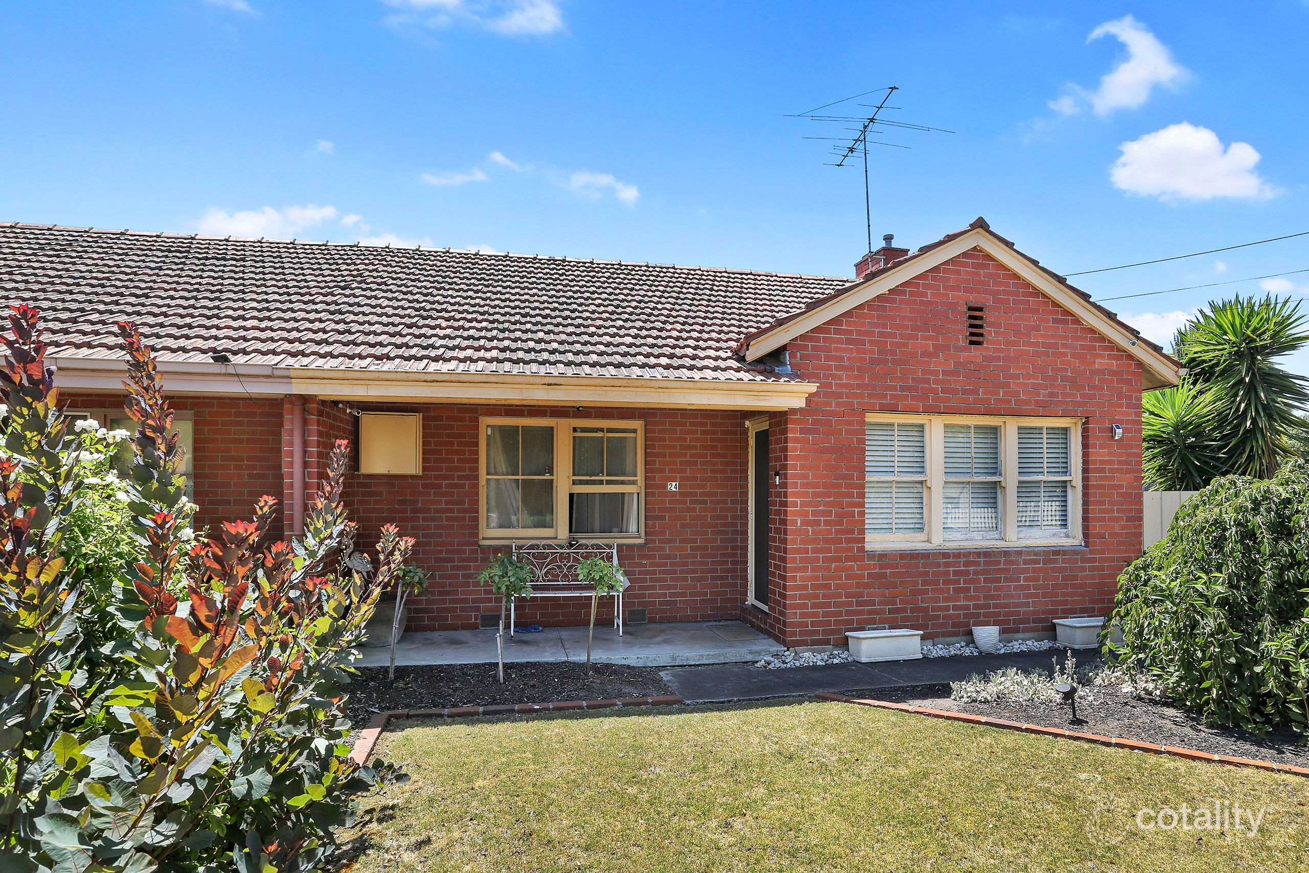 24 Churchill Ave, Newtown, VIC 3220