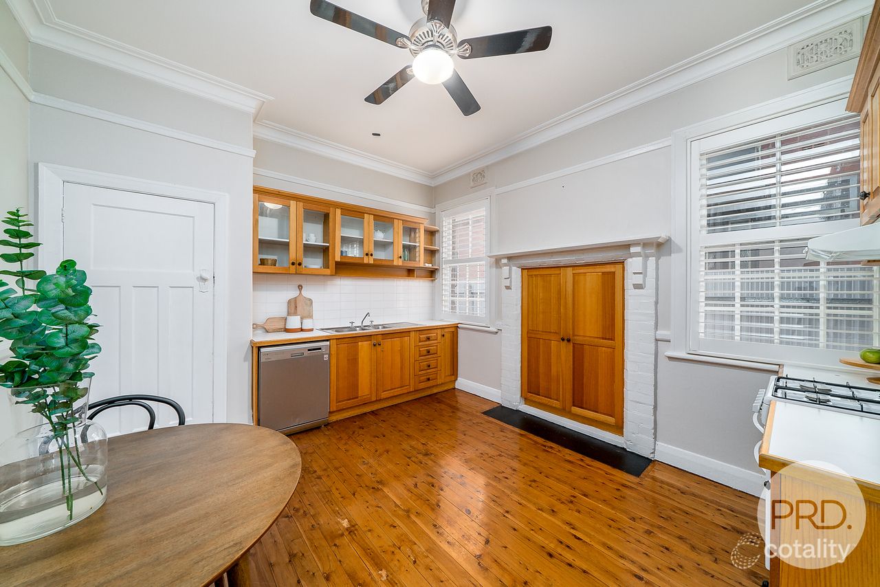 19 Inverary St, Turvey Park, NSW 2650
