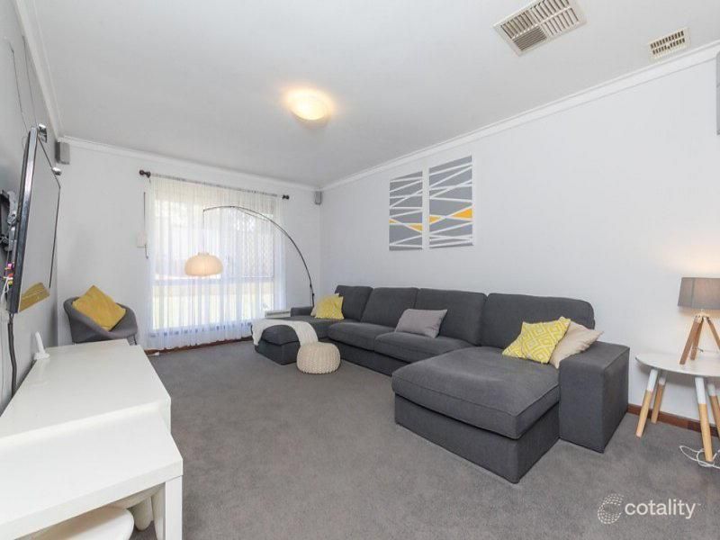 33b Myles Rd, Swan View, WA 6056