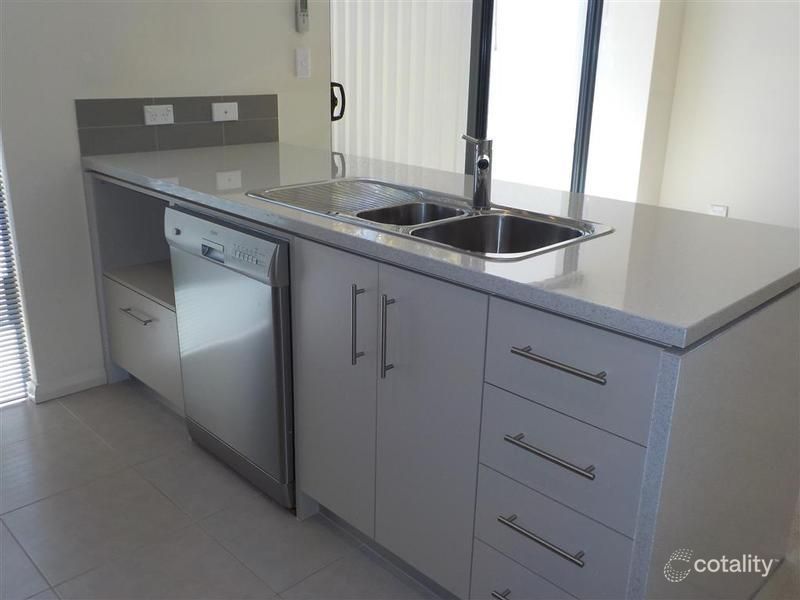 8 Eveleigh Bvd, Clarkson, WA 6030