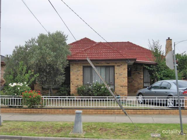16 Highlawn Ave, Airport West, VIC 3042