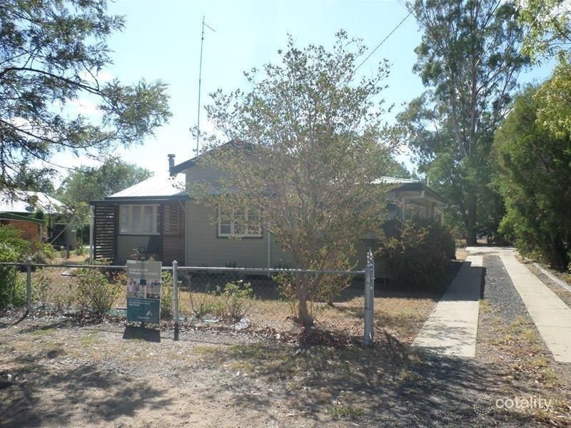 60 Dawson St, Miles, QLD 4415