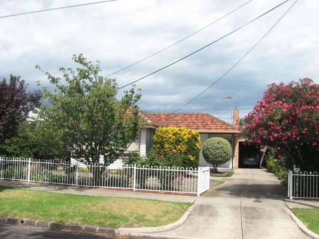 11 Rosshire Rd, Newport, VIC 3015