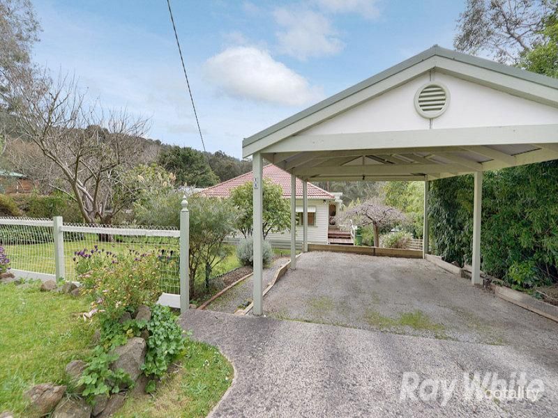 16 Hughes St, Upwey, VIC 3158