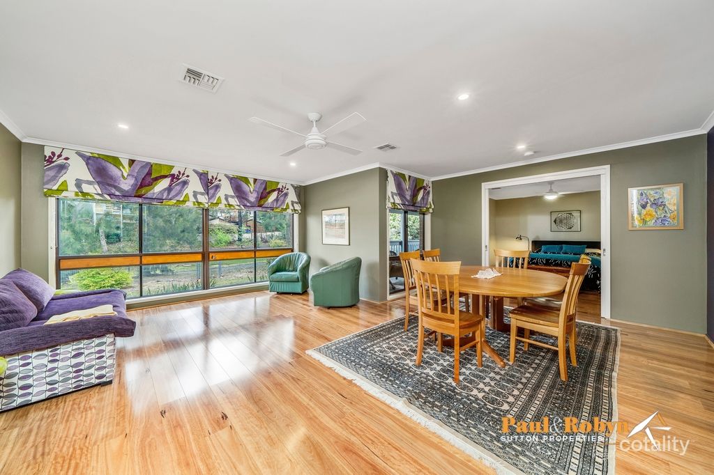 16 Ogden Cl, Fadden, ACT 2904