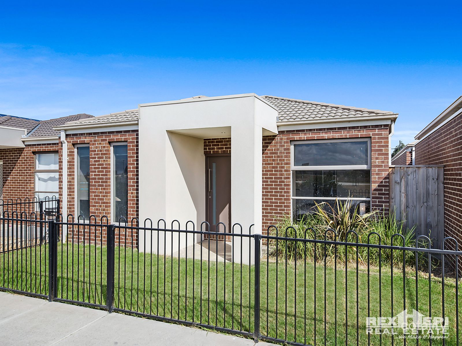 8 Coberley Way, Cranbourne North, VIC 3977