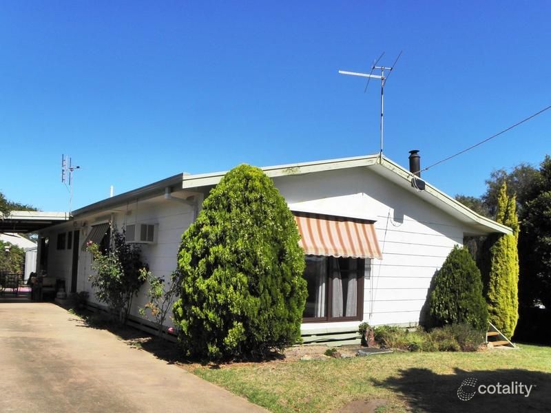 19 Uplands Ave, Lakes Entrance, VIC 3909