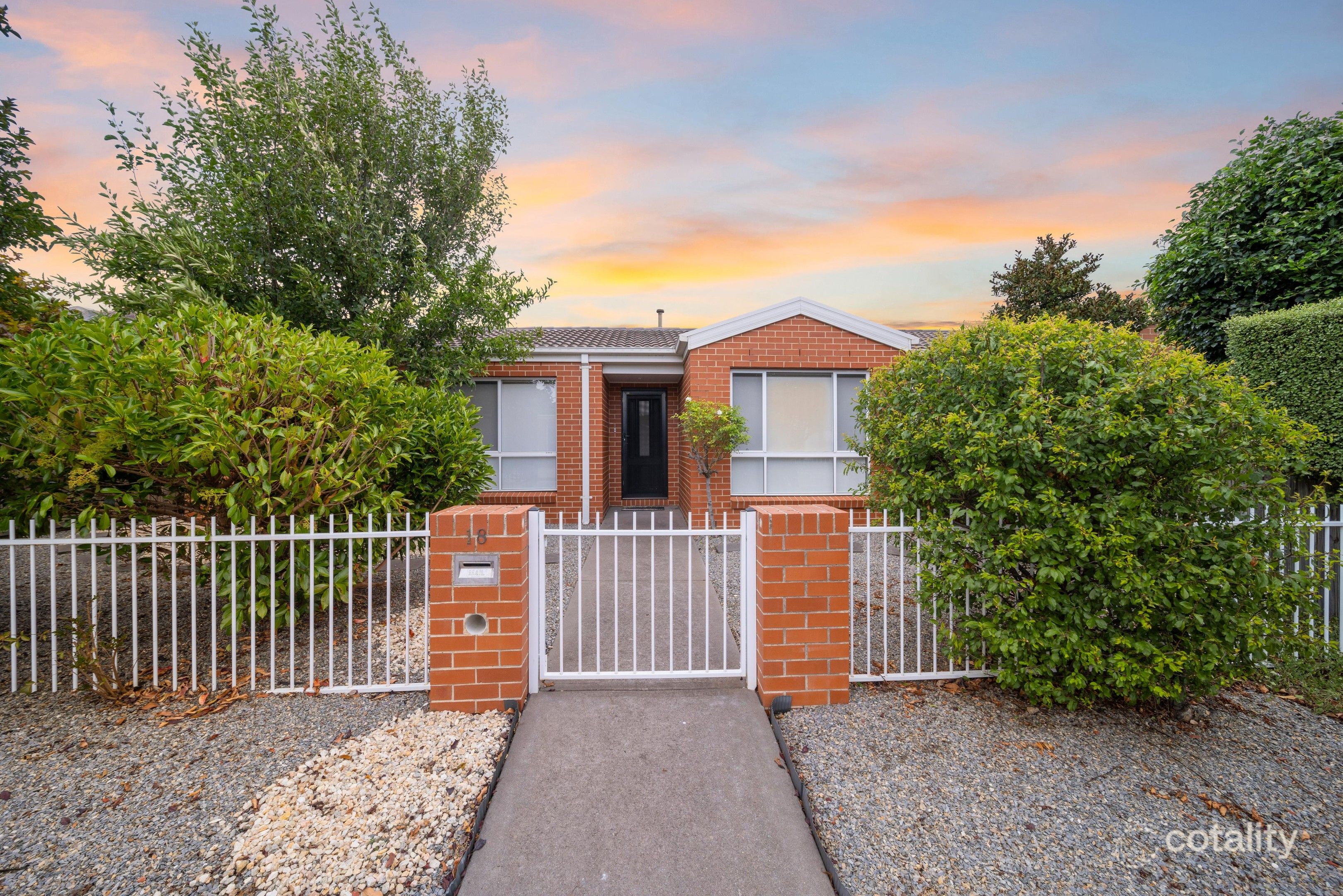 18 Dame Zara St, Gungahlin, ACT 2912