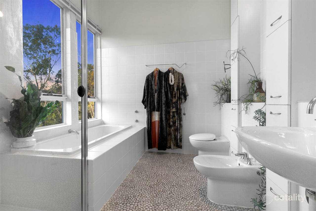 741 Haven Rd, Upper Brookfield, QLD 4069