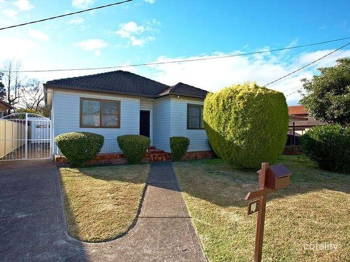 9 Glamis St, Kingsgrove, NSW 2208