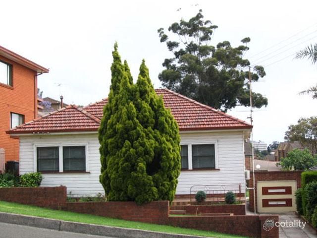 38 Heaslip St, Coniston, NSW 2500