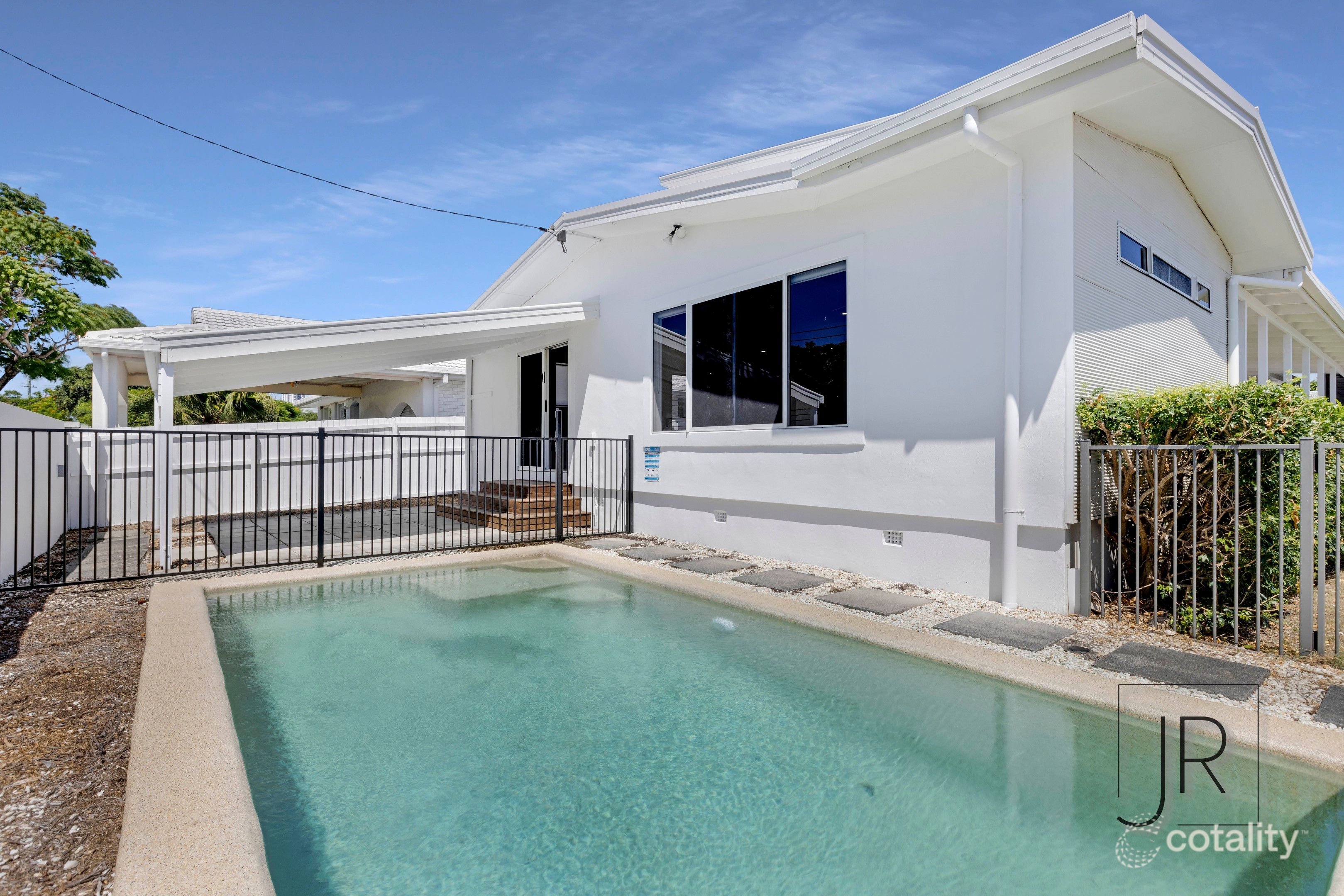 12 Poinciana Bvd, Broadbeach Waters, QLD 4218