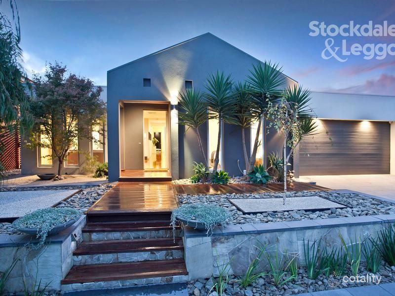 18 Tudor Rose Cres, Sydenham, VIC 3037