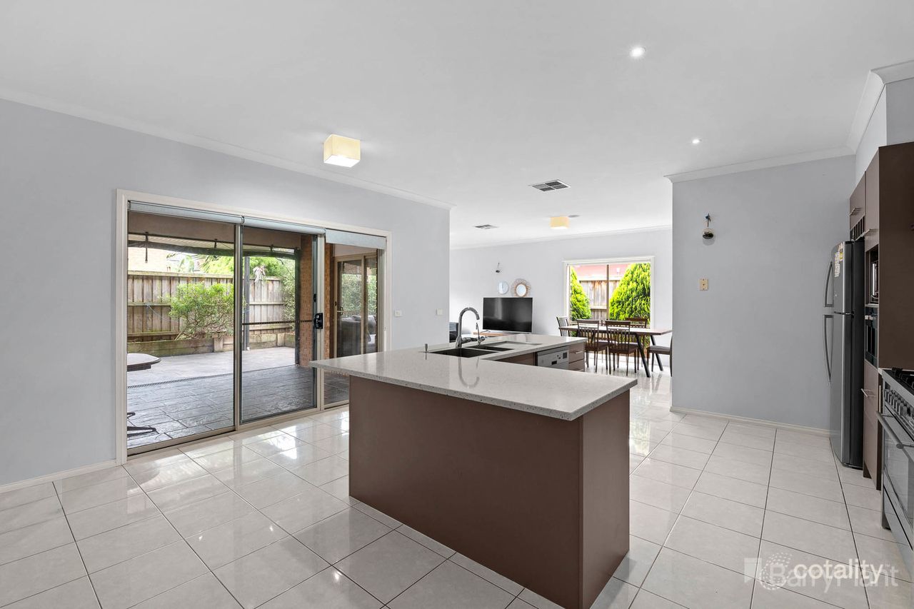 4 Lagoon Row, Officer, VIC 3809